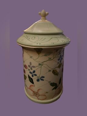 Tracy Porter “Evelyn” Canister w Lid - Retired. (12.5” x 7”) Perfect Condition